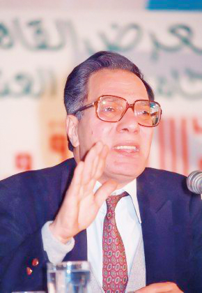 غالى شكرى