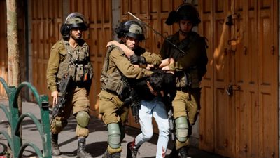 المعطف الخفى.. رواية تاريخية تفضح جيش الاحتلال من الداخل