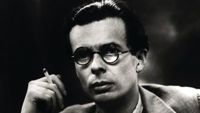 عالم جديد شجاع.. كيف تنبأ ألدوس هكسلى بعالم اليوم؟