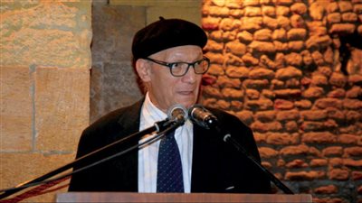 «تسعينية عبدالمعطى حجازى» تؤجج الصراع فى مركز إبداع الست وسيلة