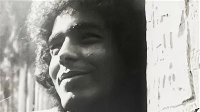 محمد العسيري يكتب: منير.. يا دى العيون اللى بتقرا ف كتاب الشوق