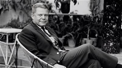 يوسف السباعى     