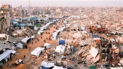   نورمان فينكلشتاين: خطة إسرائيل لغزة «إبادة جماعية.. تدمير مقومات الحياة ثم التهجير إلى سيناء»