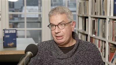 آدم هنية: نعيش لحظة خطرة فى تاريخ العالم