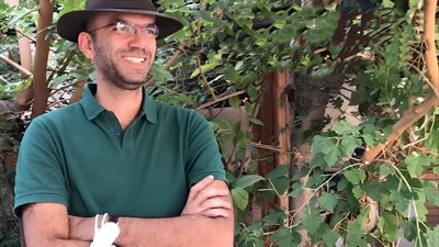 الإيرانى بوريا العلمى: كتبت رواية أطفال كاملة داخل رأسى وأنا فى السجن