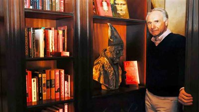 سر الأسرار.. دان براون: التكنولوجيا تتجاوزنا.. ولا نمتلك الأدوات الأخلاقية والنفسية للتعامل معها