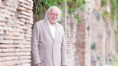   المجرى..  لازلو كراسناهوركاى .. «سيد الكوارث» الذى خطف «نوبل للآداب»