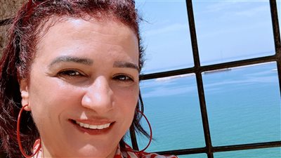 عـزة سلطان: آفة كتابتنا «الجندر»!