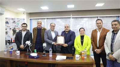 عسل السنيورة.. احتفاء خاص بإبداع شريف سعيد بعد فوزه بـ«جائزة نجيب محفوظ»