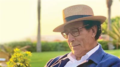 فى حضرة الفنان.. ما يخفيه فاروق حسنى