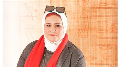 سيبقى الشعر مدينًا.. ماجدة حسانين: الشعر مَدين للشاعر الذى يمنحه دمه ووقته وقلقه