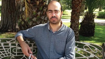 البوليفونية الزائفــة.. محمد سعيد أحجيوج: الناقد الآن يسير بمبدأ «أمدح هذا الكتاب لأن صاحبه صحفى أو صديق»