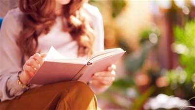 تجربة مختلفة.. الغلاف الورقى أم المقوى.. أيهما أفضل للقراء والكتاب؟