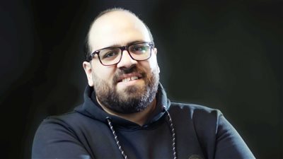 محمد عصمت: أكتب الرعب لأننى شخص خوَّاف!