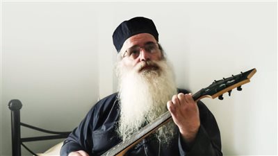المشهد البديــل.. الظهور الأول لكاهن يونانى فى موسيقى الدرون ميتال