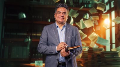   داخل الكود.. محمد رفيع: روايتى عن «جيل Z» كوميديا سوداء!